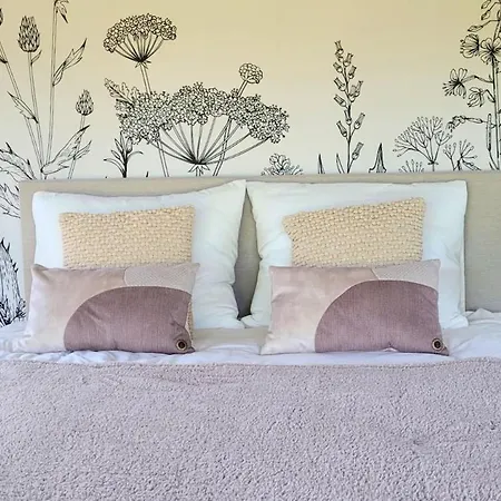 Holiday home Luxe Glamping Dahlia Meerssen