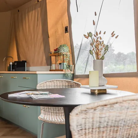 Luxe Glamping Dahlia *